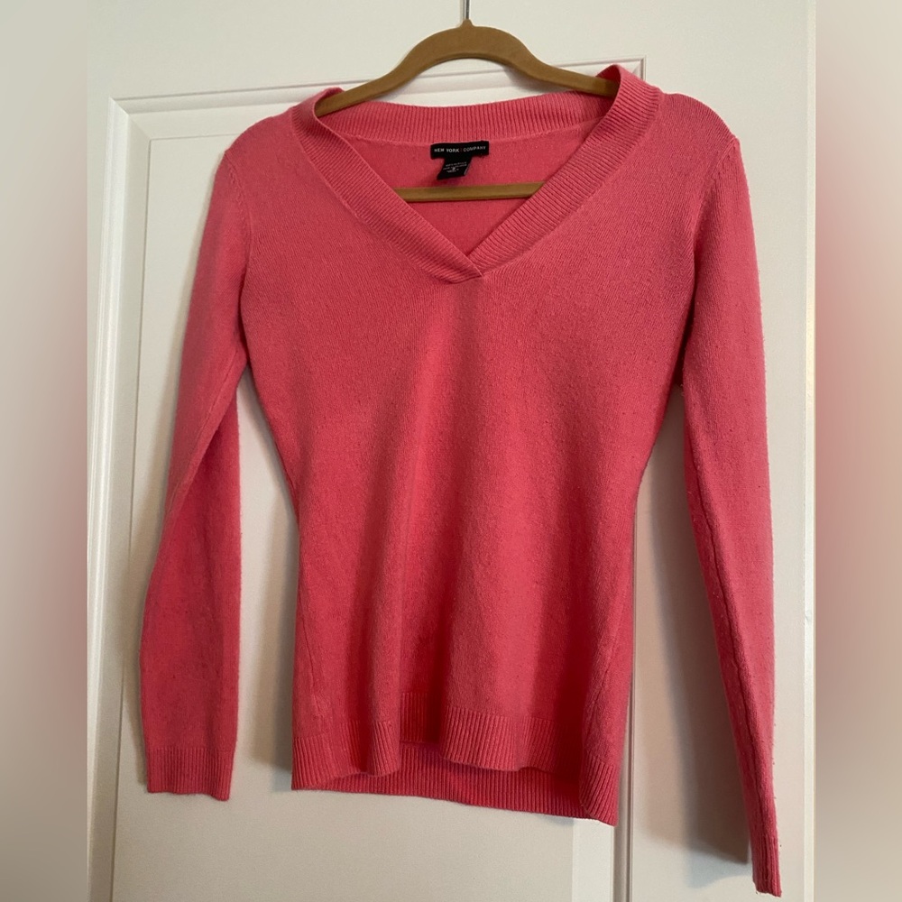New York & Company V Neck Pink Knit Top